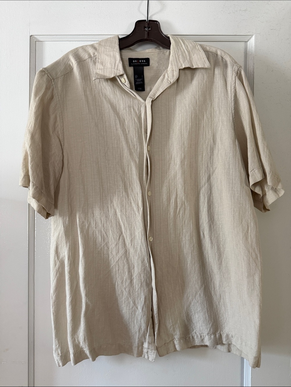 Axcess Men's Light Beige Short-Sleeve Button-Down Shirt